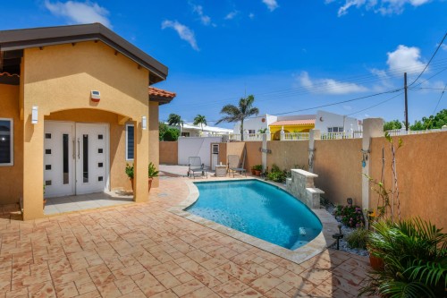 Testeur d'aventure pour la plage et la nourriture